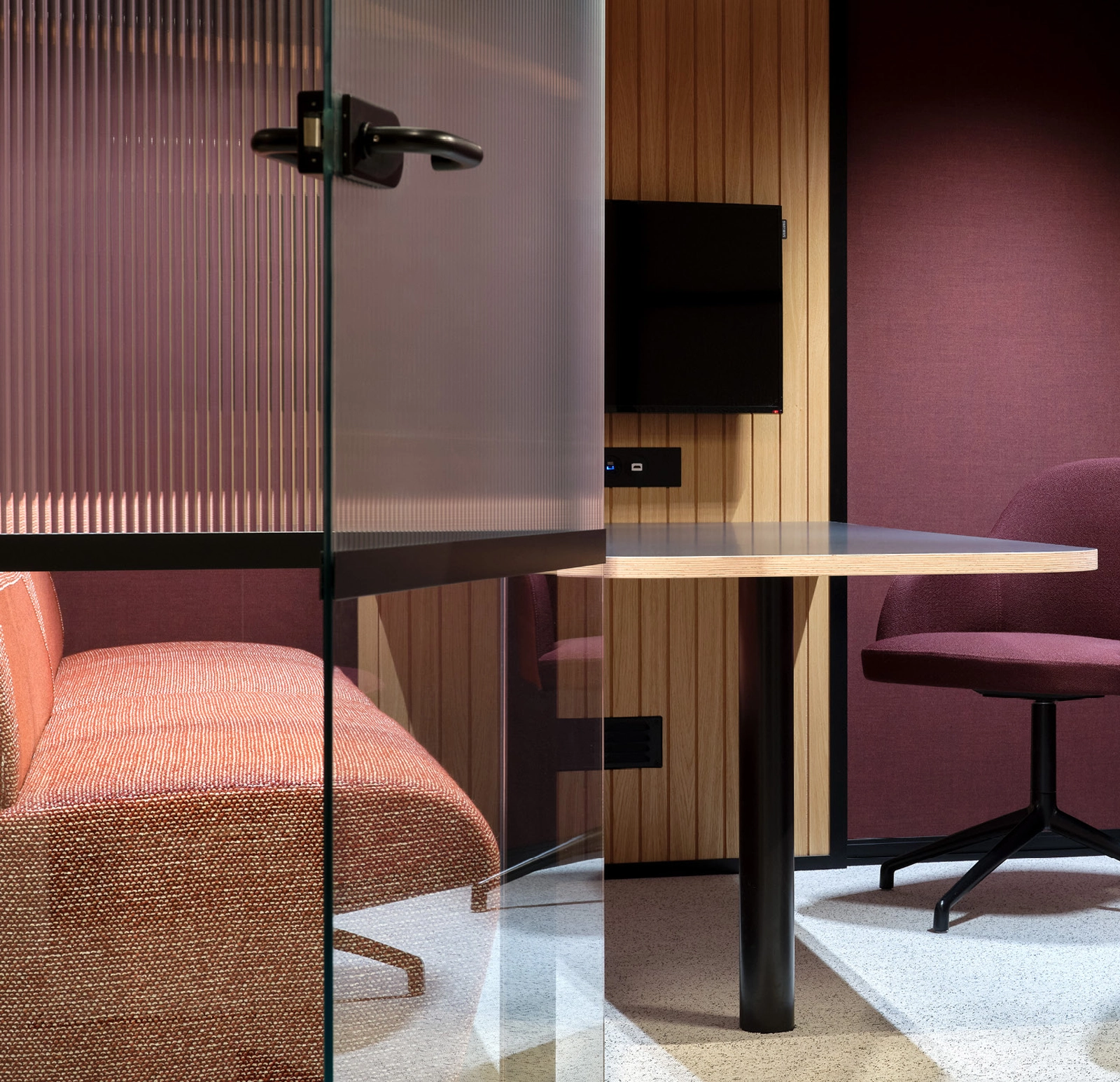 Mewsconnectclosedxl1